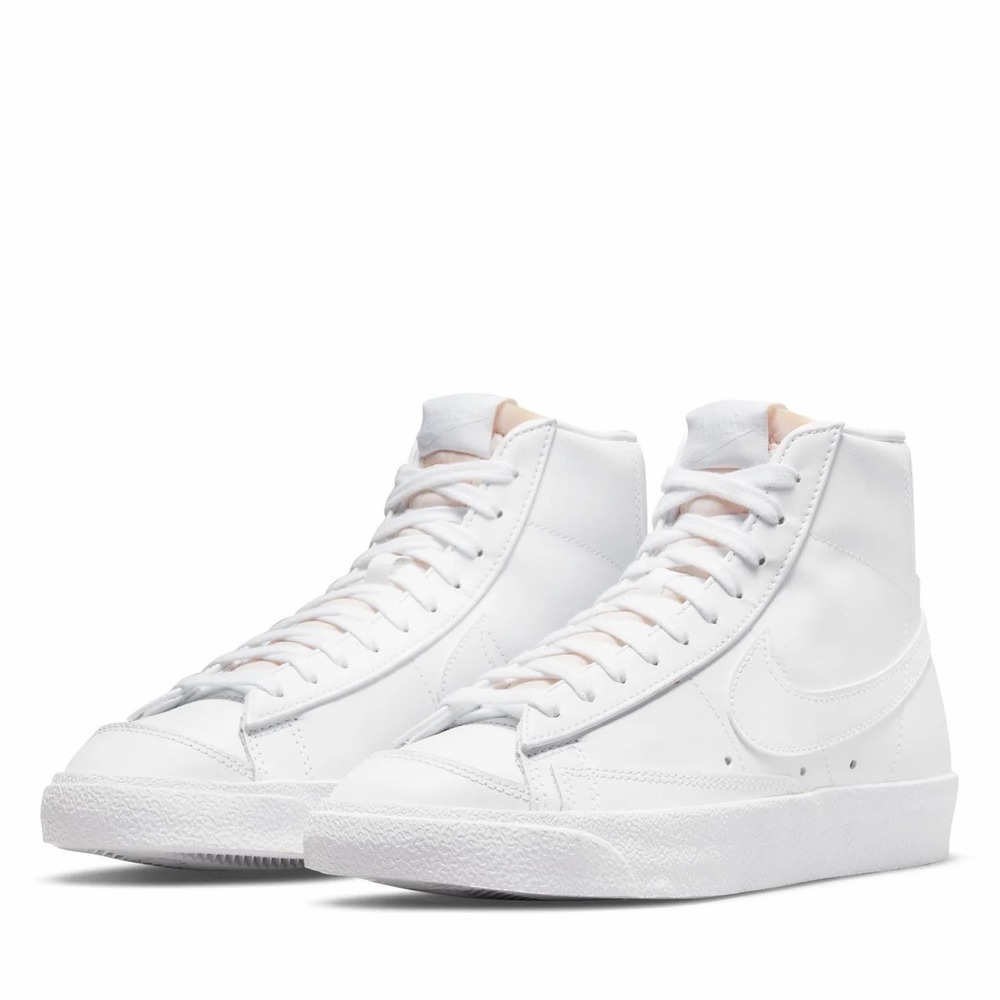 White Nike Women's‎ Blazer Mid '77 Sneakers
